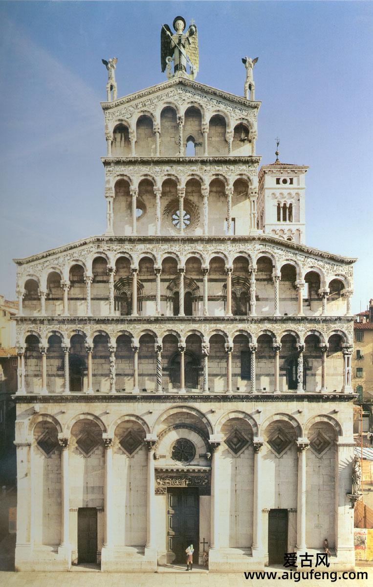 圣米盖尔教堂 • *