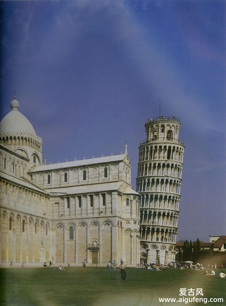比萨教堂建筑群 • *