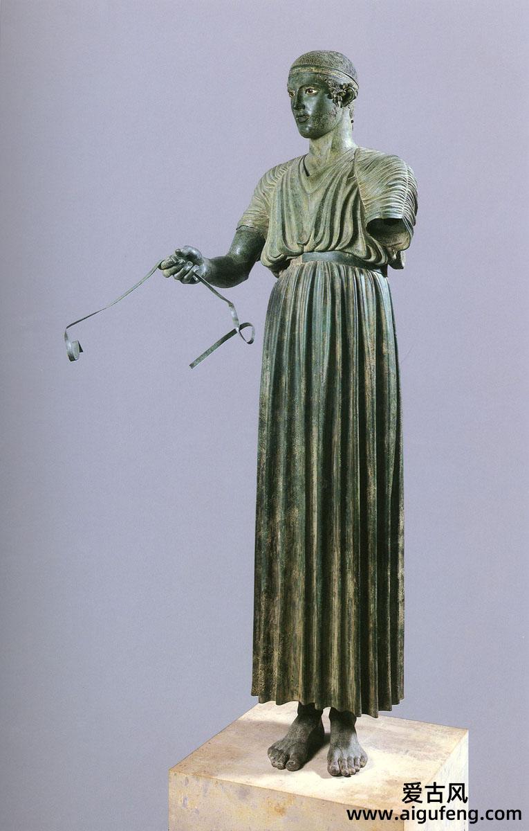 德尔斐的驾车人 • *